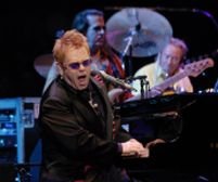 Concert electoral. Elton John va cânta la New York pentru a strânge fonduri în favoarea lui Hillary