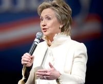 Invenţii de primă doamnă. Hillary Clinton îşi fabrică un trecut glorios <font color=red>(VIDEO)</font>
