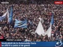 A patra zi de grevă la Dacia. 9.000 de muncitori au protestat la Mioveni <font color=red>(VIDEO)</font>