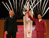 Flacăra Olimpică întâmpinată la Beijing cu o ceremonie fastuoasă