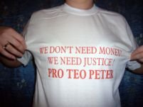 Flash Mob "Teo Peter", la Cluj şi Bucureşti. Zeci de oameni au cerut să se facă dreptate