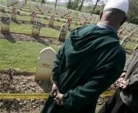 148 de morminte musulmane au fost profanate într-un cimitir din Franţa