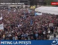Miting de amploare la Dacia. 6.000 de muncitori au protestat în centrul Piteştiului <font color=red>(VIDEO)</font>