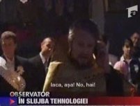 Un preot din Chişinău a întrerupt slujba pentru a răspunde la mobil <font color=red>(VIDEO)</font>