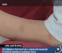 Un băieţel a fost bătut de o asistentă medicală, din cauza unei injecţii <font color=red>(VIDEO)</font>