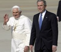 Papa Benedict al XVI-lea a oficiat o liturghie specială pe stadionul din Washington