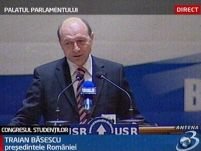 Traian Băsescu: La noi universităţile fac doctori parcă ar fi tiparniţe
