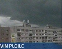 Ploaie puternică în Bucureşti. <font color=red>Vezi prognoza meteo pe următoarele zile</font>