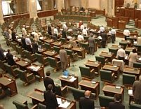 Senatorii au votat creşteri salariale pentru bugetari