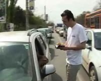 Cumpărăturile între semafoare, o nouă afacere în Bucureşti