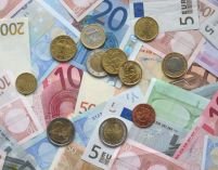 Euro?avertisment. România nu îndeplineşte decât un criteriu pentru adoptarea monedei unice