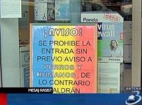 Un afiş interzice intrarea ?câinilor şi românilor? într-un magazin din Spania