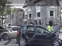 Grav accident de circulaţie în Bucureşti. Patru persoane au fost rănite <font color=red>(VIDEO)</font>