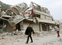 Bilanţul oficial al cutremurului din China a depăşit 60.000 de morţi 
