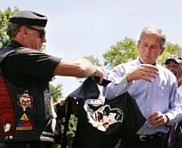 Parada ?Ride of Freedom?. Motocicliştii l-au vizitat pe Bush la Casa Albă <font color=red>(FOTO)</font>
