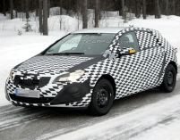 <font color=red>Video şi fotografii spion</font> cu viitoarea generaţie Opel Astra