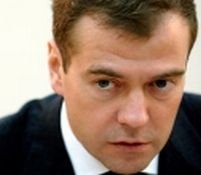 Dmitri Medvedev, acuzat că a îndemnat un fotbalist să bea şi apoi să conducă maşina