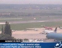 Incident pe aeroportul Băneasa. Un avion a fost avariat de o maşină pentru bagaje