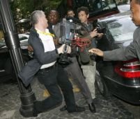 Busculadă la Roma. Jurnalişti agresaţi de către gărzile lui Robert Mugabe <font color=red>(FOTO)</font>