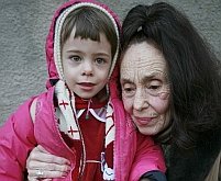 Daily Mail - Adriana Iliescu, mamă la 70 de ani: Mai am încă multe de oferit Elizei <font color=red>(FOTO)</font>
