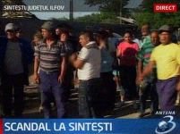 Scandal la Sinteşti. Localnicii au ieşit în stradă şi cer anularea alegerilor de duminică