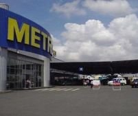 Tribunalul Bucureşti a suspendat procedura de faliment împotriva companiei Metro