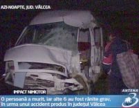Grav accident rutier în Vâlcea. Un om a murit după ce un maxi-taxi a lovit un tir