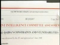 Documente secrete despre al-Qaeda, uitate în tren de un oficial britanic