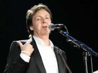 Paul McCartney a concertat la Kiev în faţa a 200.000 de fani
