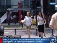 Raport Freedom House: Lupta împotriva corupţiei bate pasul pe loc în România