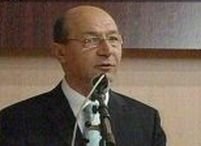 Băsescu i-a scris lui Olteanu, nemulţumit de amânarea procedurilor în cazurile Mitrea şi Năstase