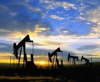 Preţul barilului de petrol a atins 141 de dolari
