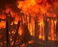 Incendiile de vegetaţie au devastat zone extinse în California 