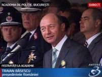 Traian Băsescu a participat la ceremonia de absolvire a Academiei de Poliţie
