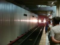 Alarmă falsă cu bombă la staţia de metrou Unirii