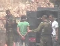 Un soldat israelian a fost filmat în timp ce împuşca un prizonier palestinian (VIDEO)