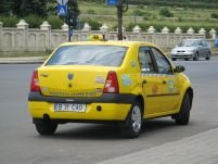Taximetriştii, nemulţumiţi de hotărârea Aeroportului Băneasa de a reduce numărul maşinilor din zonă