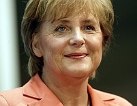 Angela Merkel: Decizia C.E. de a continua monitorizarea României este corectă