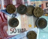 Analiştii susţin că "zona euro" este în pragul recesiunii economice
