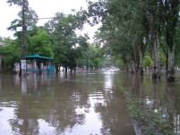 Inundaţii în Ucraina. Patru oameni au murit şi peste 5.000 au fost evacuaţi