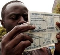 Zimbabwe. Bancnota de 100 de miliarde de dolari ar putea rămâne fără câteva zerouri