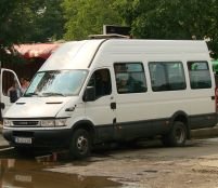 Accident de microbuz pe DN 11, în dreptul localităţii Hărman. Cinci persoane au fost rănite