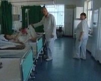 Peste 20% din medicii români vor să lucreze în străinătate, goniţi de salariile mici
