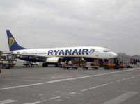 Compania aeriană Ryanair va anula 30.000 de bilete achiziţionate online