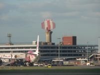 UE consideră că extinderea aeroportului Heathrow va avea efecte negative în privinţa poluării