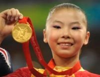 Gimnastele de aur ale Chinei, prea mici pentru a participa la Olimpiadă?