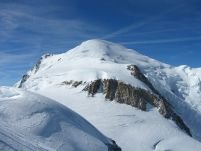 Trei alpinişti din Târgovişte au ajuns pe vârful Mont Blanc