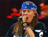 Blogger arestat pentru că a publicat online piese Guns N' Roses