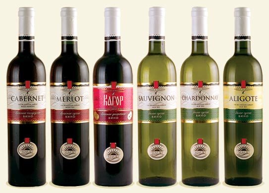 Producţie record de vin în România. 30 de sticle de vin pentru fiecare român, în 2008