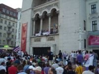 Continuă protestele. 10.000 de suporteri timişoreni au manifestat în Piaţa Operei